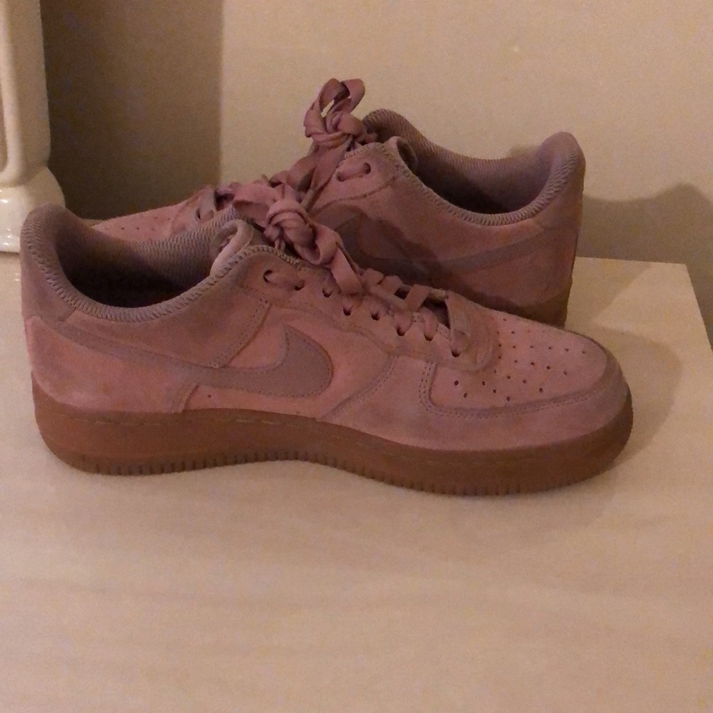 Air Force 1 Suede Pink. Nike shoes. Comfy shoes. - Picture 2 of 2